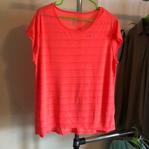 Nike Women’s Dri-Fit shirt Sz L